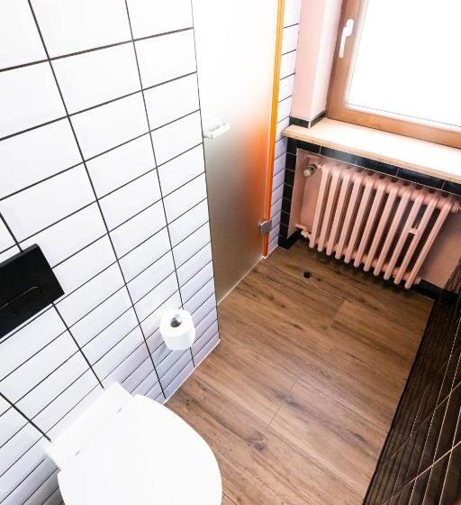 スタンダードスタジオ, Mountainlodge   Boutique House