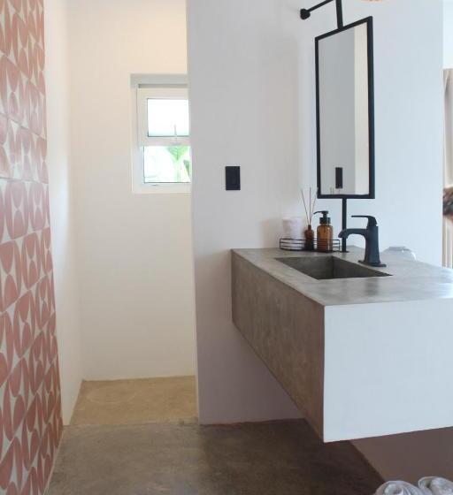 غرفة قياسية ثلاثية مطلة علي الحديقة, Waves & Wifi   Popoyo