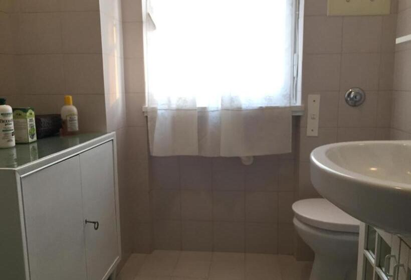 חדר סטנדרט חדר אמבטיה משותף, Rooms Villa Bergamo Airport