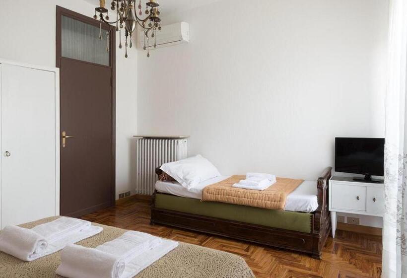 חדר סטנדרט טריפל חדר רחצה חיצוני, Rooms Villa Bergamo Airport