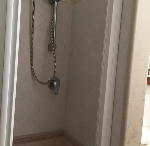 スタンダード４人部屋, Rooms Villa Bergamo Airport