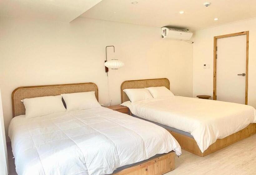 Четырехместный Номер Стандарт, Yeosu Solstay Hostel