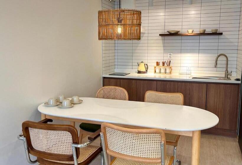 اتاق استاندارد چهار تخته, Yeosu Solstay Hostel
