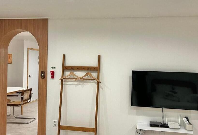 Четырехместный Номер Стандарт, Yeosu Solstay Hostel