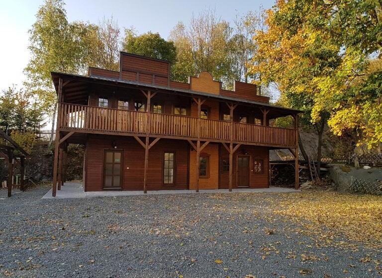 带阳台标准四人间, Pensiony A Ubytování V Kempu Indiana