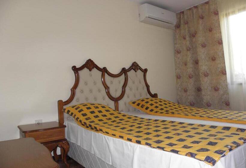 이코노미 룸, комплекс куклите