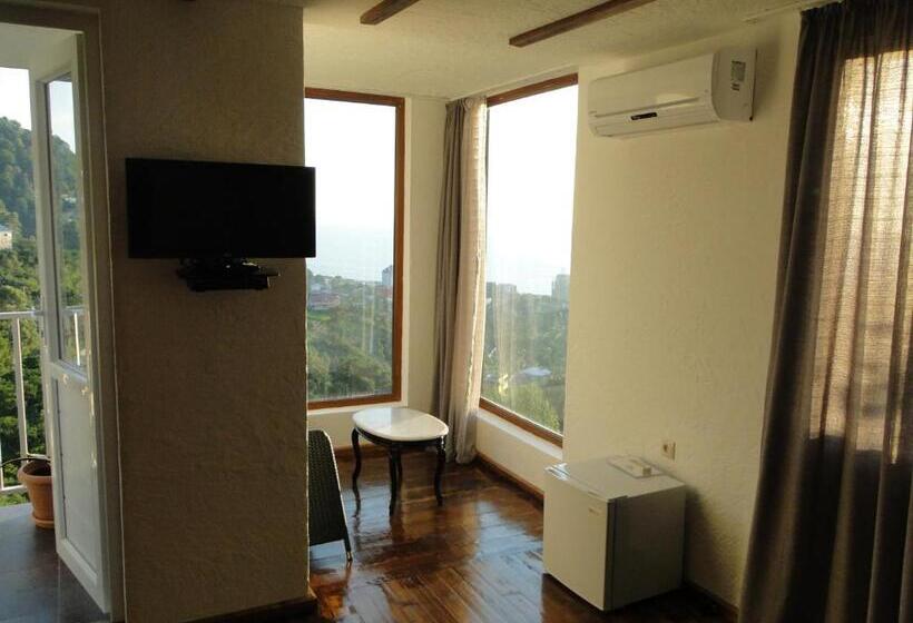 סוויטת ג'וניור, Livada