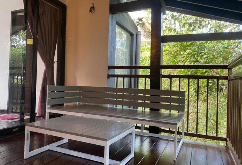 غرفة ديلوكس ثلاثية, Cahaya Villa