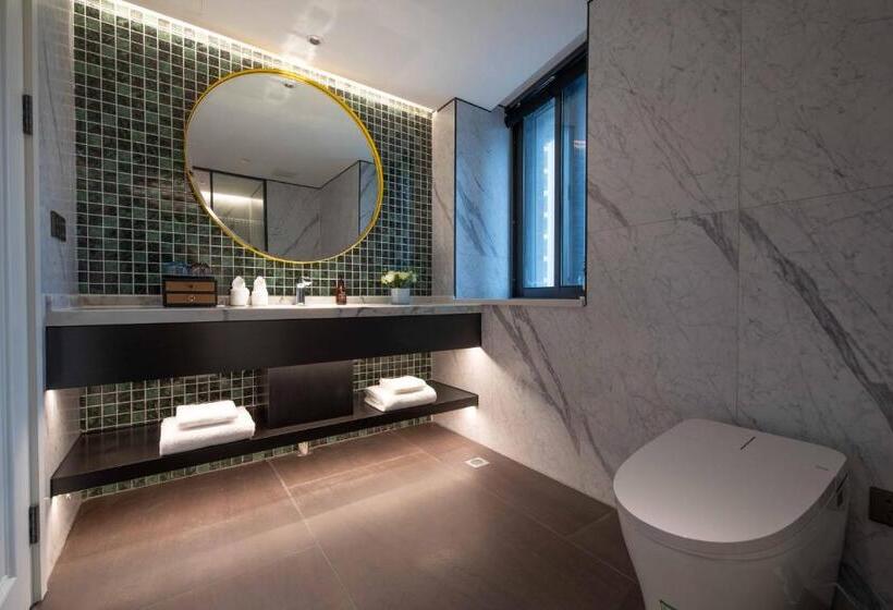 Suite Superior con Balcón, Jinglai Bushe Hotel Bund Nanjing West Road Shanghai