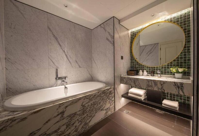 Club Room King Bed, Jinglai Bushe Hotel Bund Nanjing West Road Shanghai