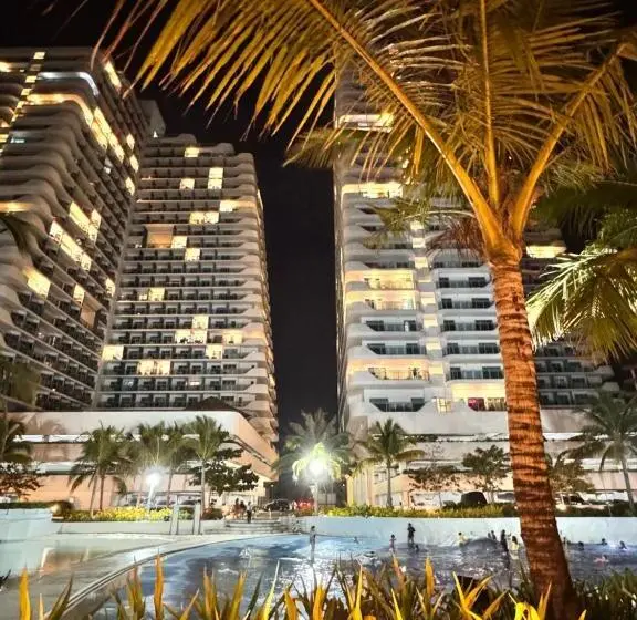 اتاق خانوادگی, Luxebali Azure @ Azure North