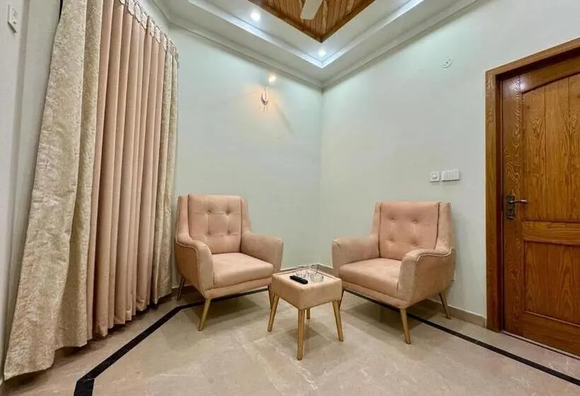 سوییت خانوادگی, Sky Lodge Exective