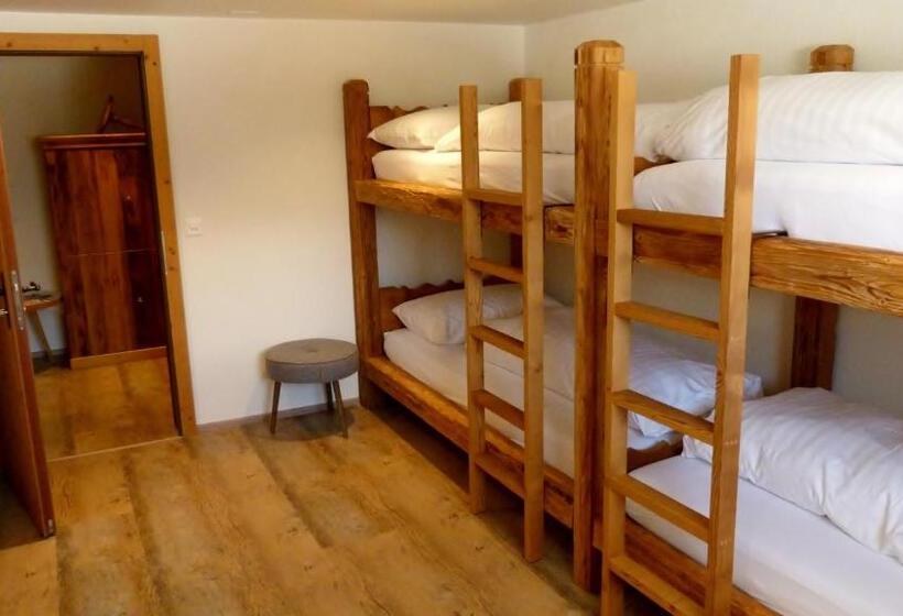 غرفة قياسية رباعية حمام مشترك, Berglodge Ristis