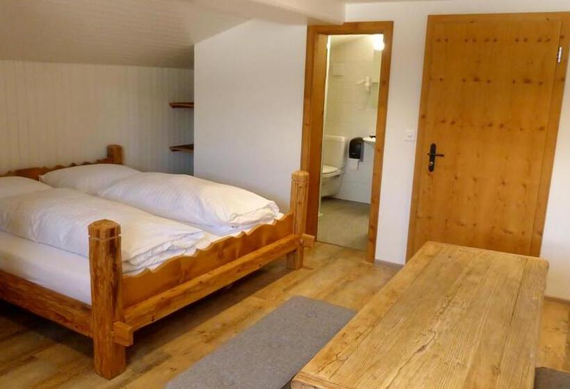 غرفة قياسية رباعية, Berglodge Ristis