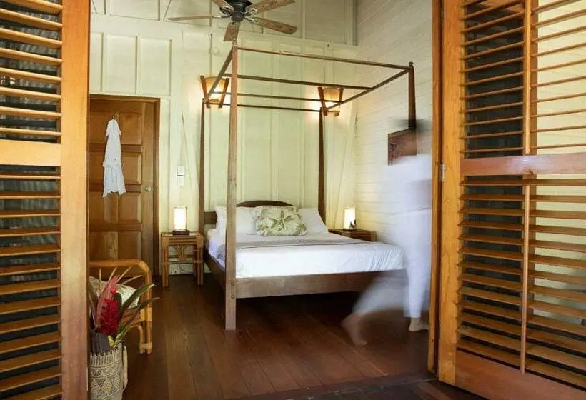 Deluxe Suite Sea View, Bluff Beach Retreat