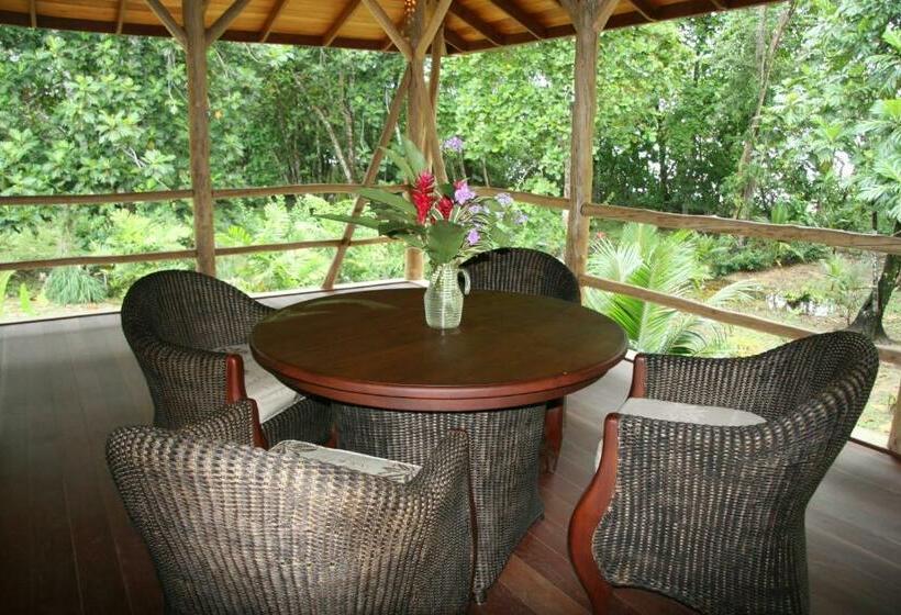 Deluxe Suite Sea View, Bluff Beach Retreat