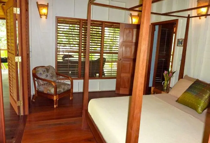 Deluxe Suite Sea View, Bluff Beach Retreat