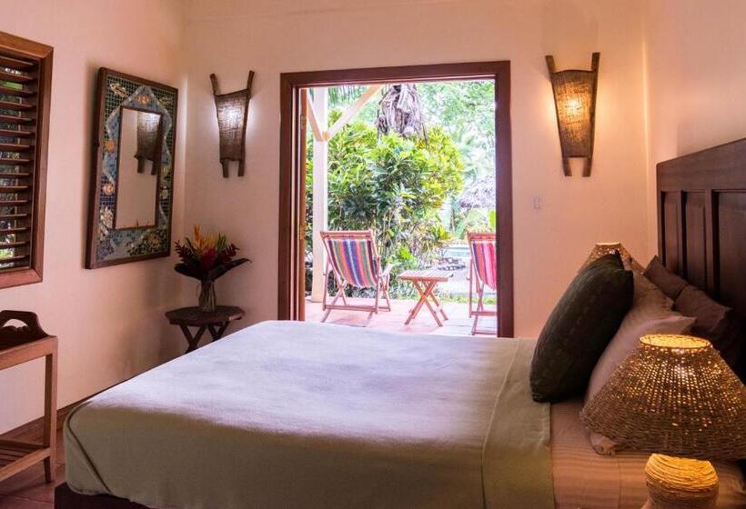 اتاق لوکس با چشمانداز دریا, Bluff Beach Retreat