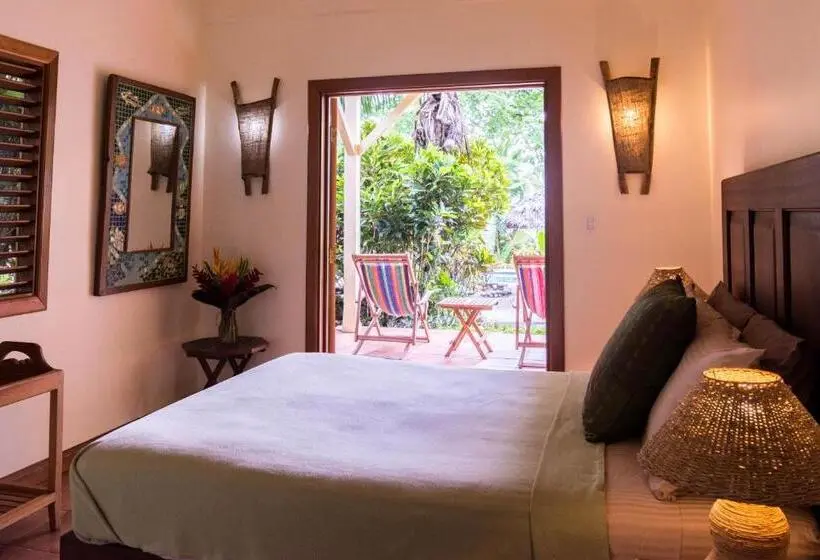 اتاق لوکس با چشم‌انداز دریا, Bluff Beach Retreat