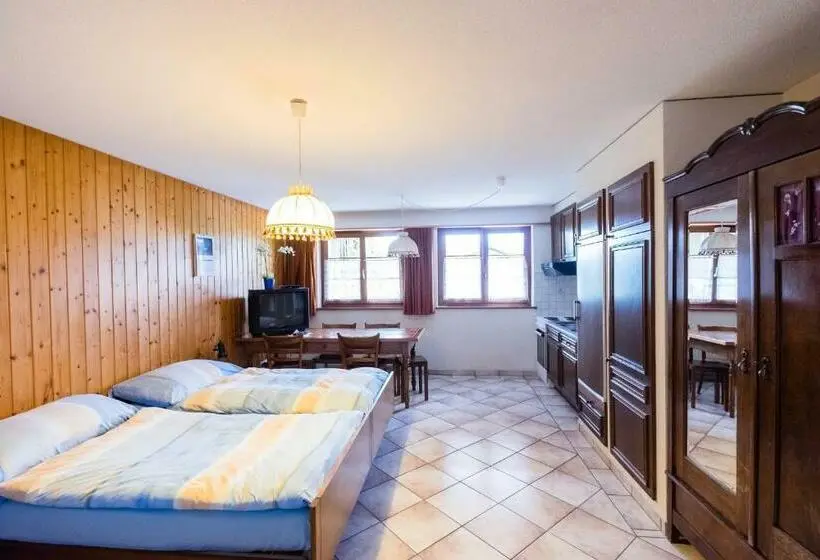 スタンダードトリプルルーム, Hôtel Gîte Rural à 3 Km De Delémont