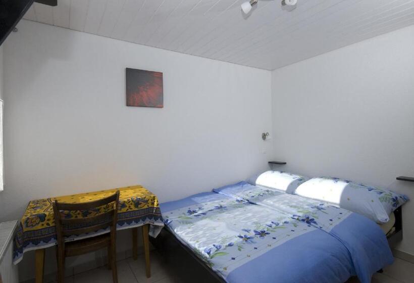 Номер Стандарт Индивидуальный, Hôtel Gîte Rural à 3 Km De Delémont