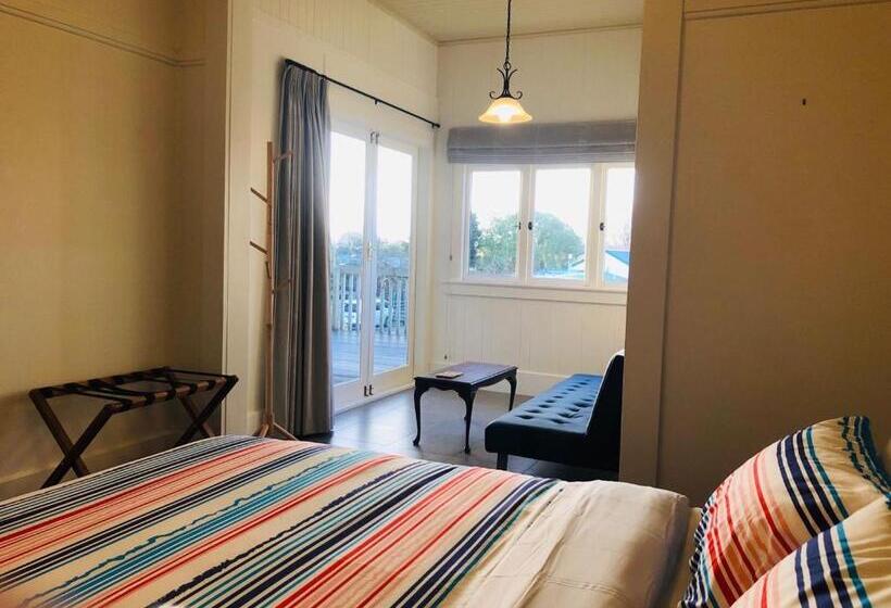 带共用浴室的标准房间, Penmarric House Self Check In