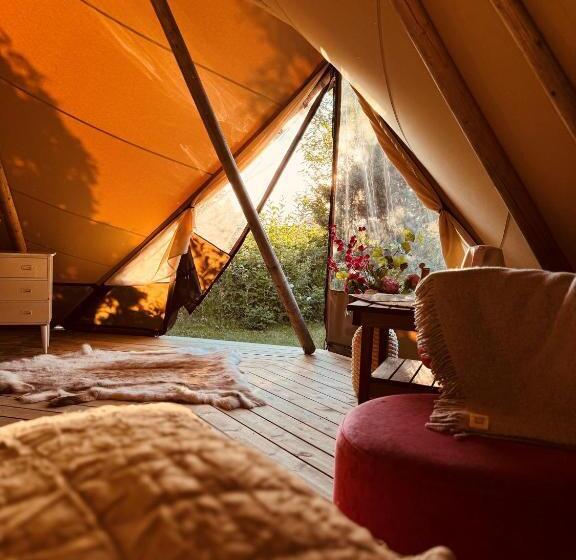 Standard Tent, Strandheimen Guesthouse