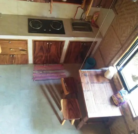 Deluxe-perhehuone, Calayo Beach Resort