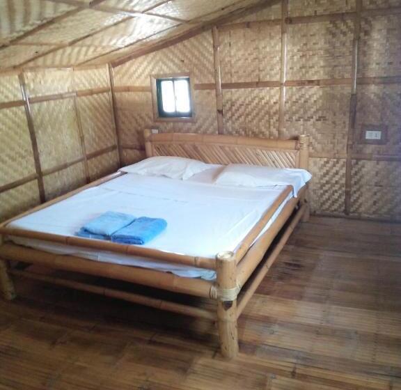 חדר משפחתי דלוקס, Calayo Beach Resort