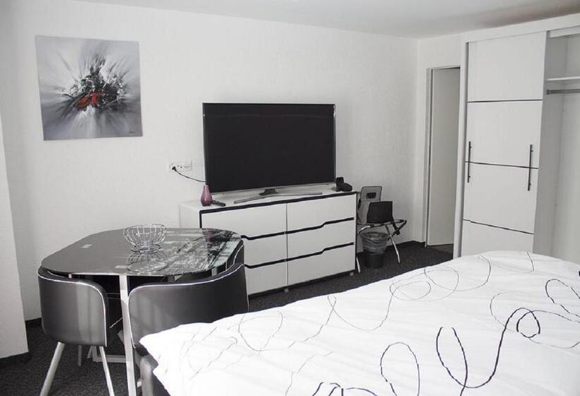 غرفة قياسية مزوَّدة بتراس, Hôtel Du Chasseur