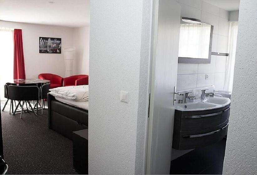 جناح جونيور مزوَّد بتراس, Hôtel Du Chasseur