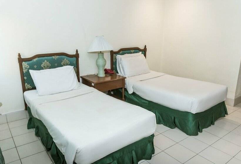 اتاق لوکس, La Fiesta