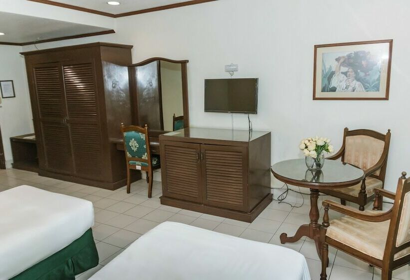 اتاق لوکس, La Fiesta