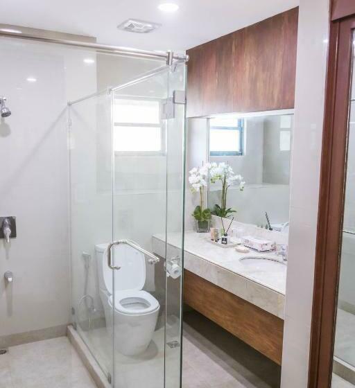 اتاق استاندارد, La Fiesta