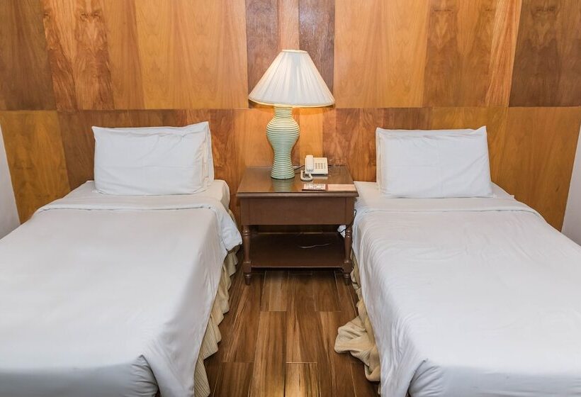 اتاق سوپریور, La Fiesta