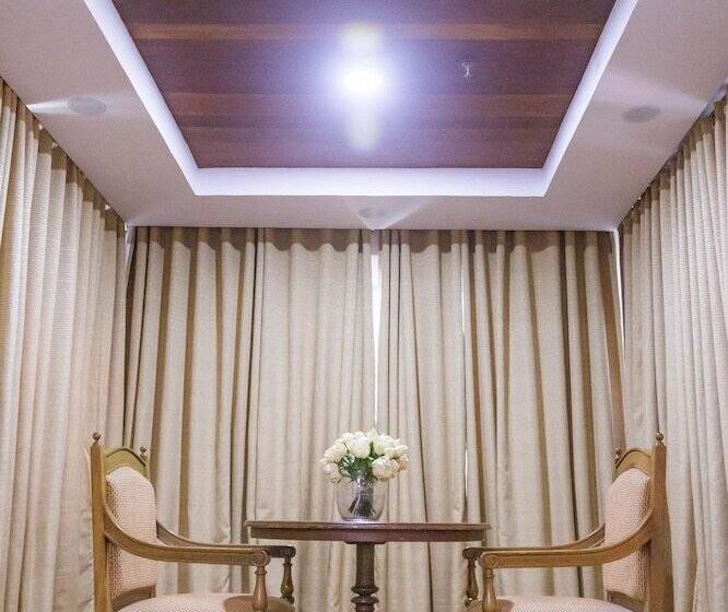 اتاق خانوادگی, La Fiesta