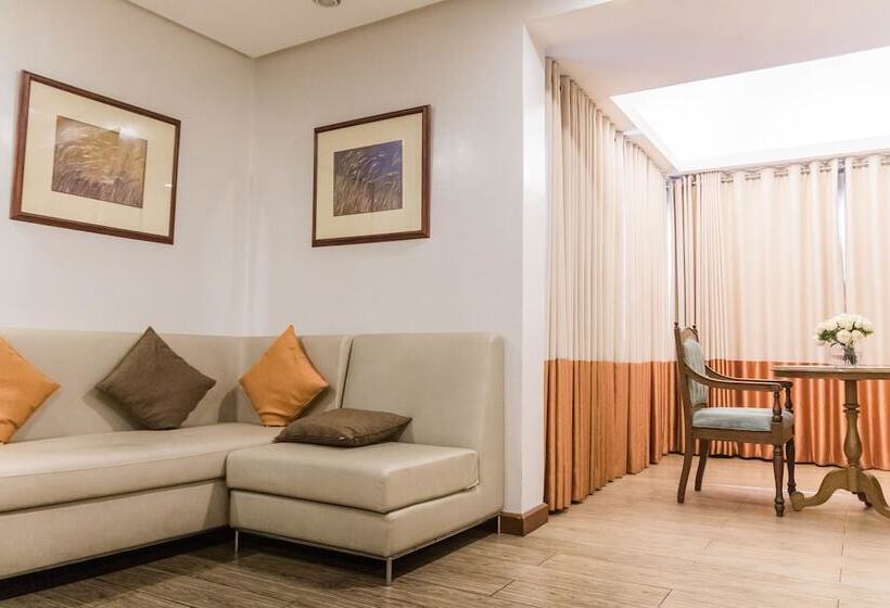 سوییت اجرایی, La Fiesta