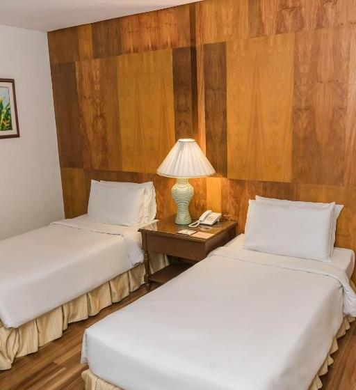 اتاق لوکس, La Fiesta