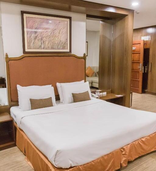 سوییت اجرایی, La Fiesta