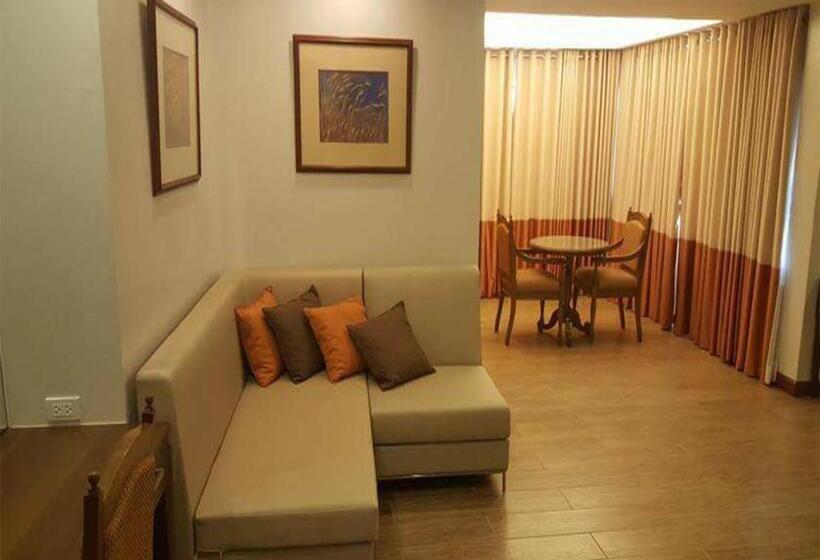 سوییت اجرایی, La Fiesta