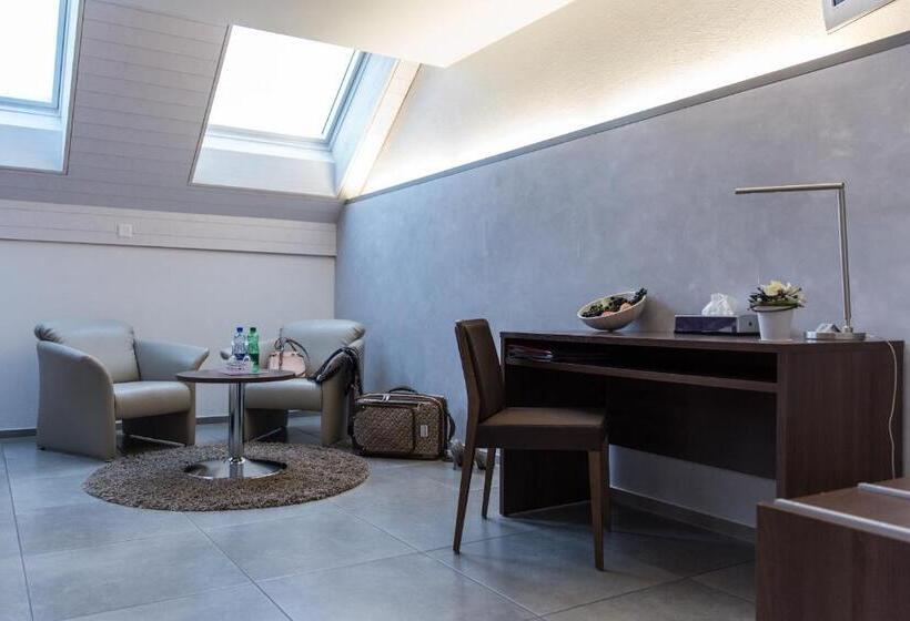 חדר קומפורט, Schäfli Siebnen