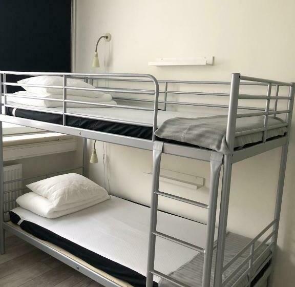 Ortak Banyolu Standart Dört Kişilik Oda, örebro City Hostel