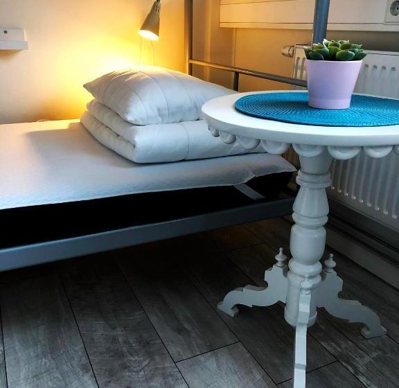 Dört Kişilik Standart Oda, örebro City Hostel