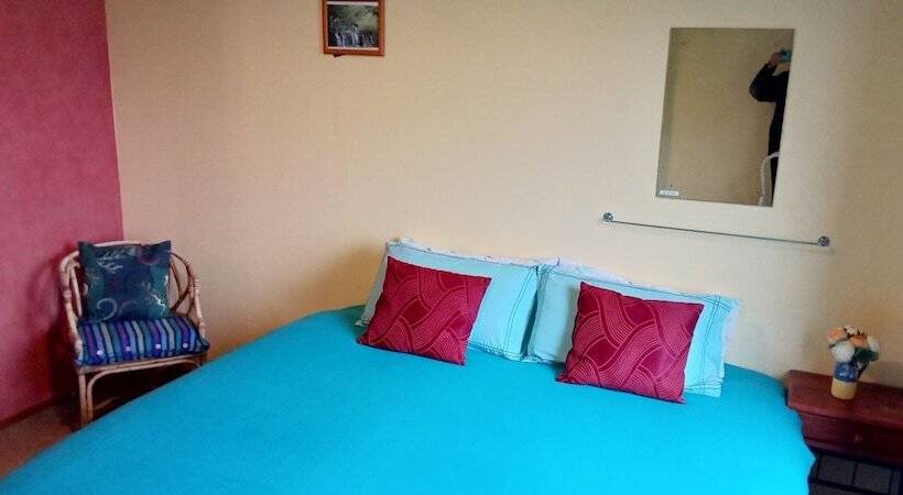 带海景的标准房, Surat Bay Lodge By The Sea/backpackers Hostel
