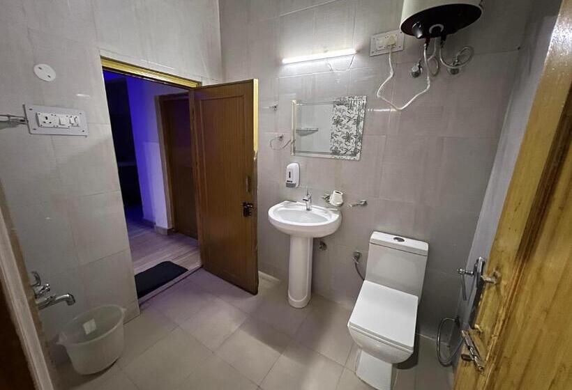 جناح غرفتين نوم, House Of Lights