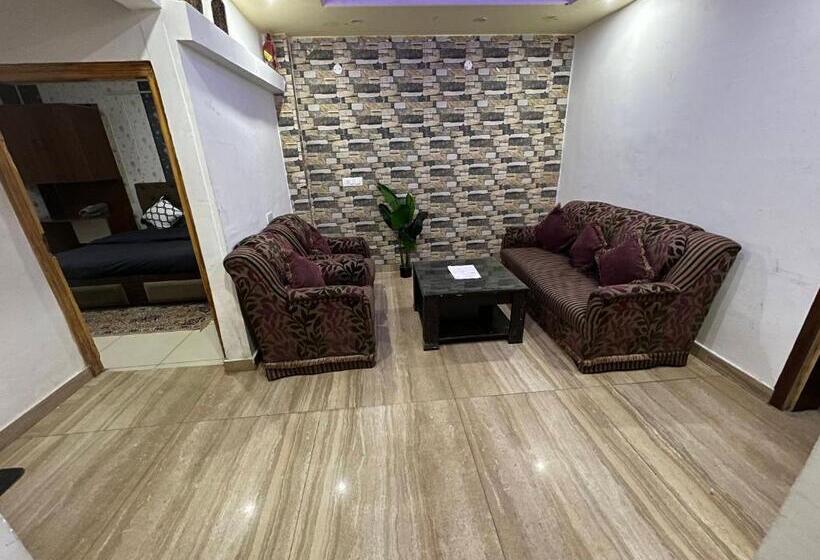 جناح غرفتين نوم, House Of Lights