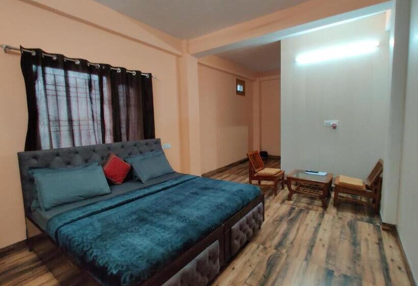 غرفة قياسية, House Of Lights