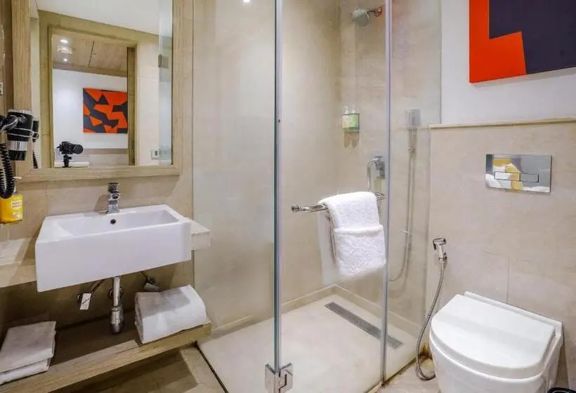 اتاق سوپریور با تخت بزرگ, Bloom Hotel Karol Bagh