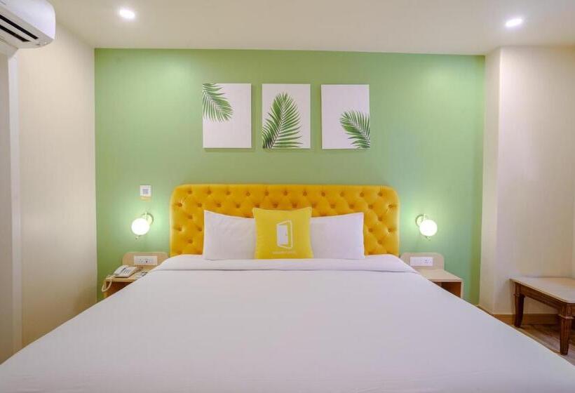 스탠다드 룸 킹사이즈 침대, Bloom Hotel   Karol Bagh