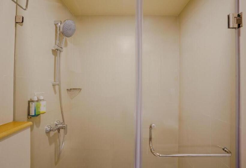 스탠다드 룸 킹사이즈 침대, Bloom Hotel   Karol Bagh